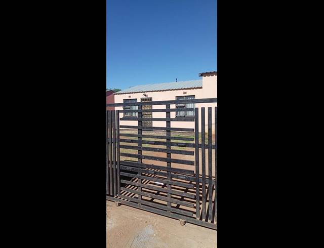 2 BEDROOM HOUSE FOR SALE IN PALM RIDGE